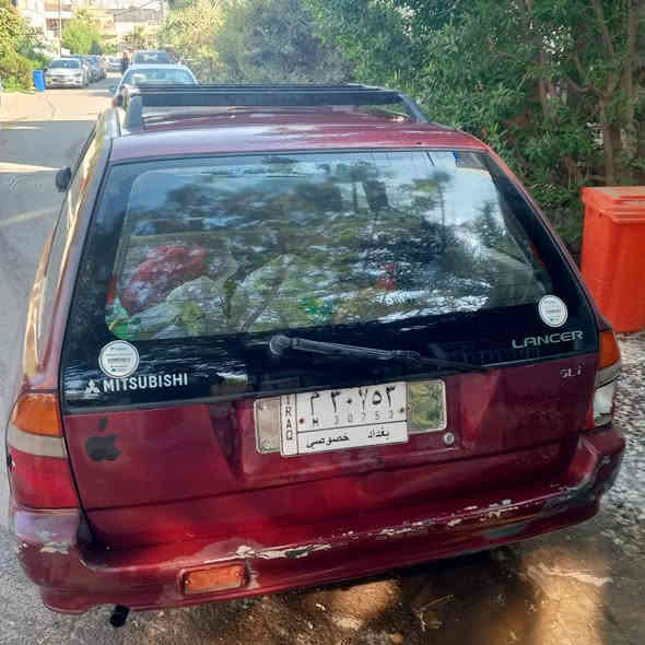 سياره لانسر كل شي بيها بلادي موديل 95سياره نضيفه بس كشر تعبان جارد لونها بسبب شمس سياره دواخل نضيفه وبلاديه سعر30ورقه وتحويل ثاني يوم***********
