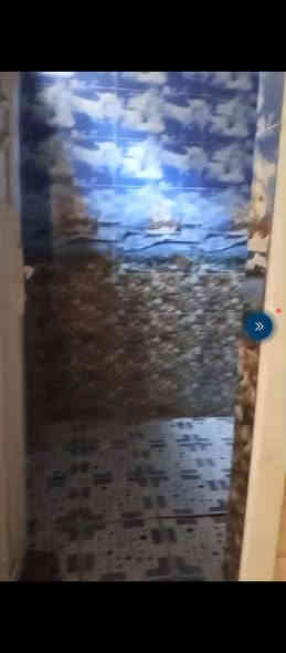 دار للايجار نظيف حي العسكري قطاع 15 قرب المدارس المساحه 100 م السعر 300الف للاستفسار ***********
