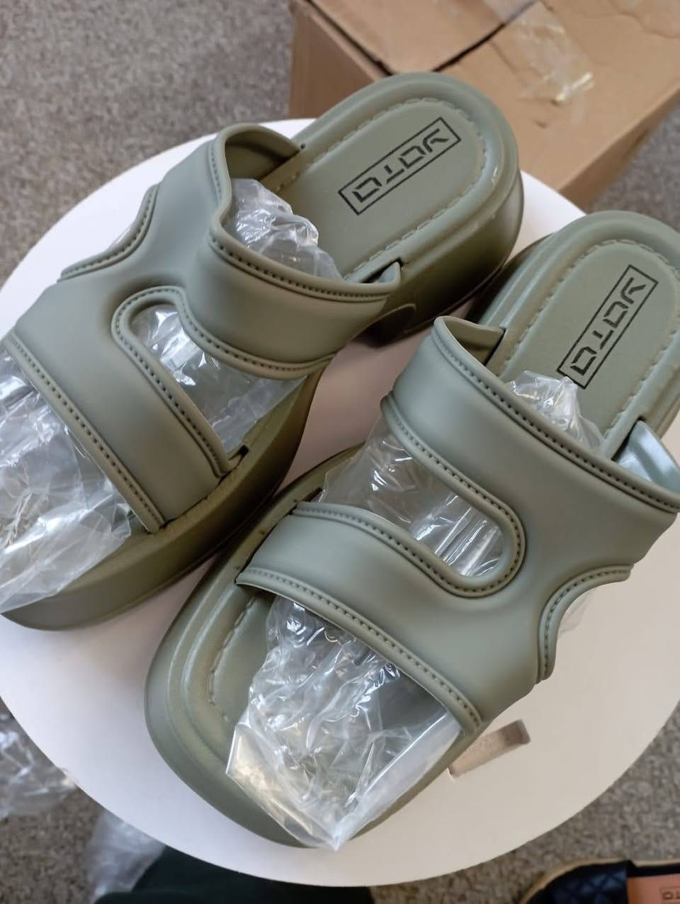 اخوان اربعين شحاطة نسائية من حجم 36-41 الوان متعددة تقريبا اربع الوان السعر 85 و التوصيل مجاني لكافو محافظات العراق اللي يفيدة يراسلني على الخاص


**إذا كنت صاحب هذا الإعلان وتريد حذفه لأي سبب، رجاءا أرسل رسالة إلى الدعم الفني**