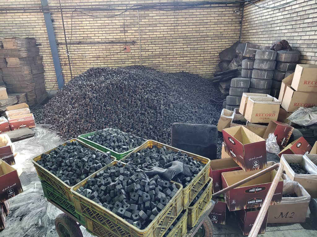 افحم فحم الطبيعي بـ وزن 4 كيلو 
وبطعم حقيقي حلقوم صافي
رخيصه ودرجة اولى وافضل حتى من موجود بالسوق
توهج ورماد واشتعال ويطول على فنجان 
شرط ريحه نهائيااااااً ماكو صفررررر 
فحمة قافلة ومكفوله للاخير 

فحم كوكو اراز
جملة فقط ***********
