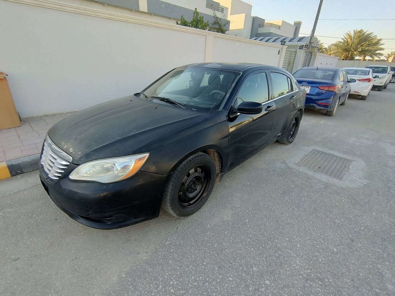 سي 200 للبيع موديل 13 السيارة محرك جديد قبل شهر بدلته فلتر دهن كير اصلي  قبل فتره بدلته  منظومة تبريد كاملة جديده مابيه اي نقص حادثة جاملغات امامية وبنيد
وضربه بالعراق رجعت علية سيارة شخطته صار صبغ جاملغ خلفي جهة السايق وشويه باب خلفي السيارة ماناقصه  اي شي كله على ايدي حدادية كهربائيات كير مكينه    السعر 75 ورقه وبيه مجال  ***********
