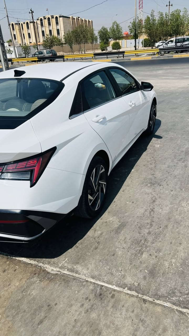 السلام عليكم النترا  ٢٠٢٤ خليجي كفاله عامه فول مواصفات ماشيه ٣٣ محرك ٢٠٠٠ رقم اربيل بسم شركه سعر ١٩٥  وبيه مجال للشراي عنوان البصره (***********)
