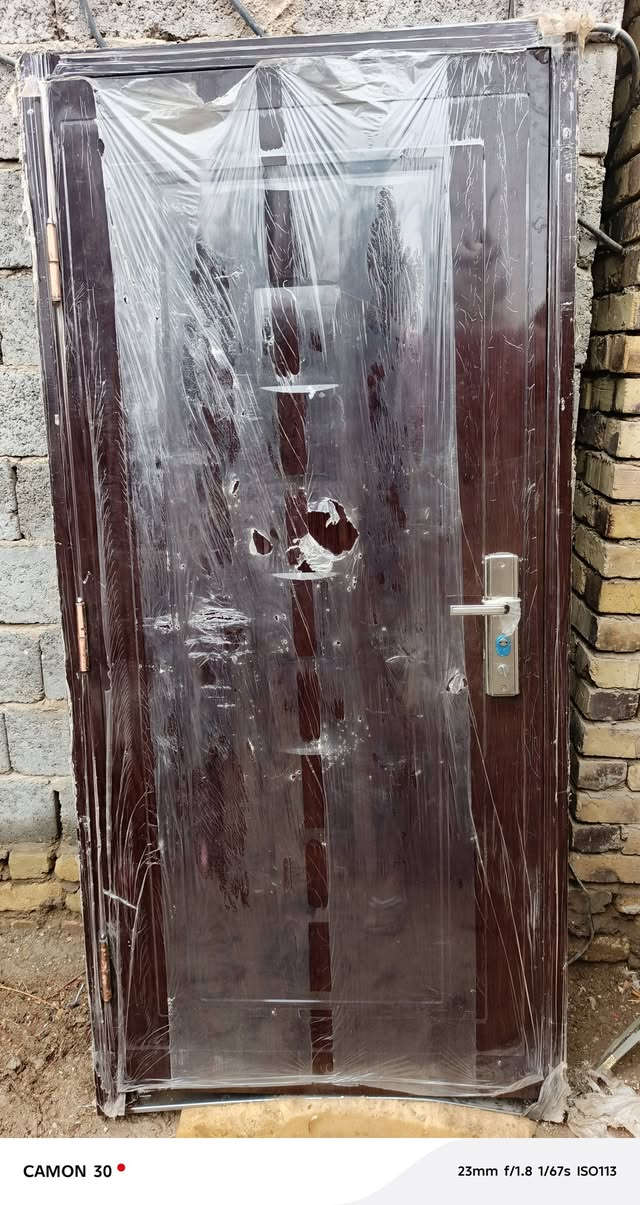 شباك واحد مستعمل بيبان 2غيرمستعمل البيبان النوع التركي المغلون الدرجه الاولى المكان الحمزه الشرقي الاستفسار على الرقم***********
