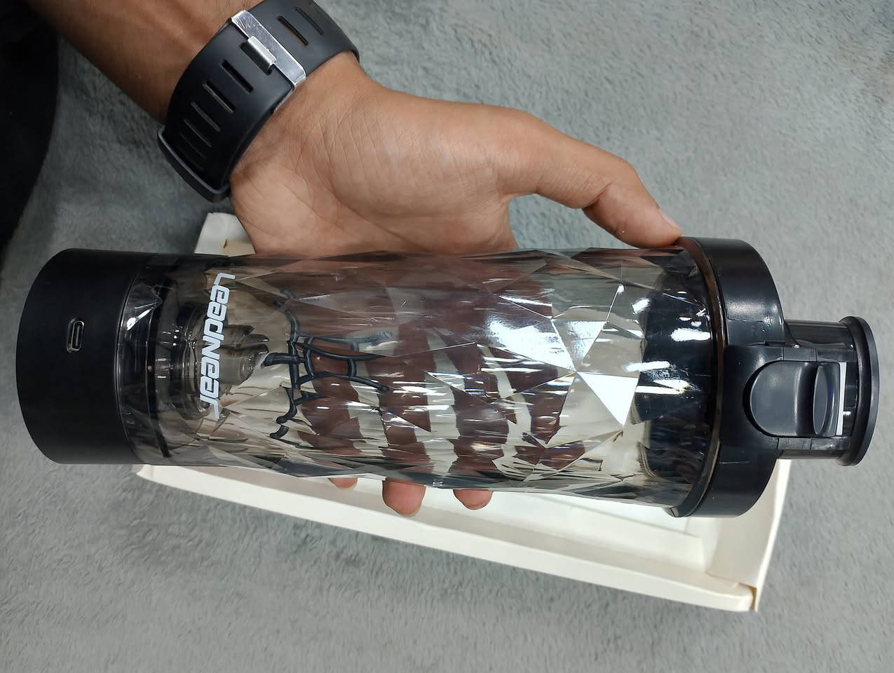 زجاجة خلط بروتين كهربائية 
شحن تايب سي
بسعر 10 آلاف 
يوجد توصيل لجميع المحافضات 🛵 
***********
