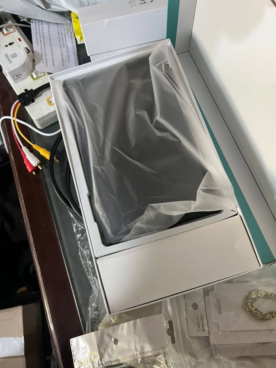 تاب الاول ذاكرتة 128
تاب الثاني ذاكرتة 32
جداً راقيات لاستخدام الطلاب والاطفال 
السعر القطعة 60
توصيل مجاني /***********
