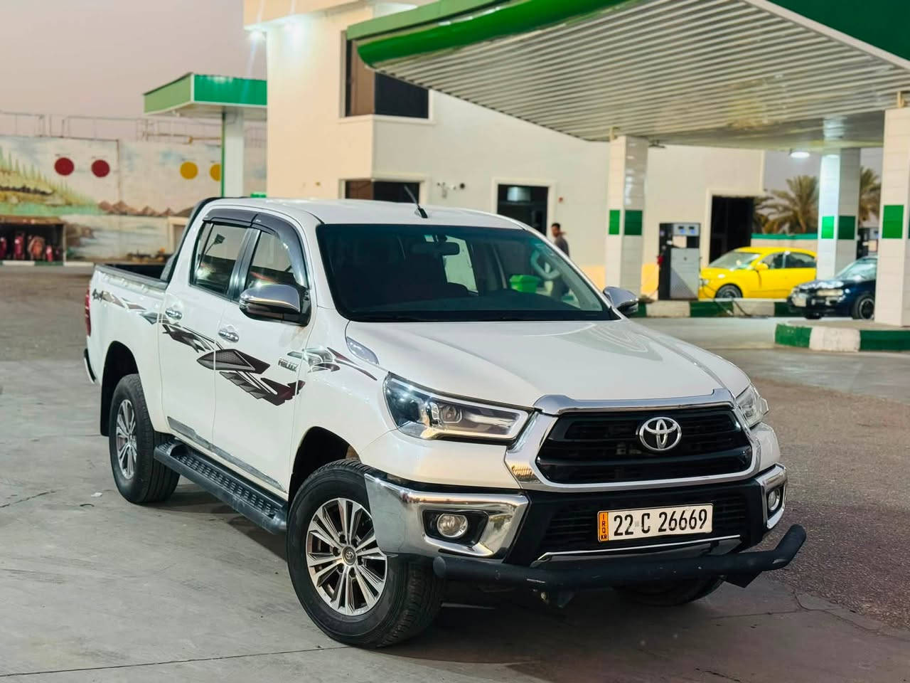 السلام عليكم
هايلوكس 2021 سعوديه فورويل 4x4 #اوتوماتيك فول مواصفات 1/1 بصمه تشغيل وبصمه ابواب وياهه بصمات اثنين وياهه مال الشركه تبريد وتدفئة كشنات مثبت سرعه مانع انزلاق دفلوك خلفي وامامي حساسات +كامره  معروفه مواصفات السعودي مفوله وسياره كلش حلوه وجديده ماشيه 80 الف حقيقي ورقم اربيل بأسمي شخصياً ورقم مميز سنويه مجدده 2031 وهزه جديده لنهاية ال27 للاستفسار *********** عنوان بابل
