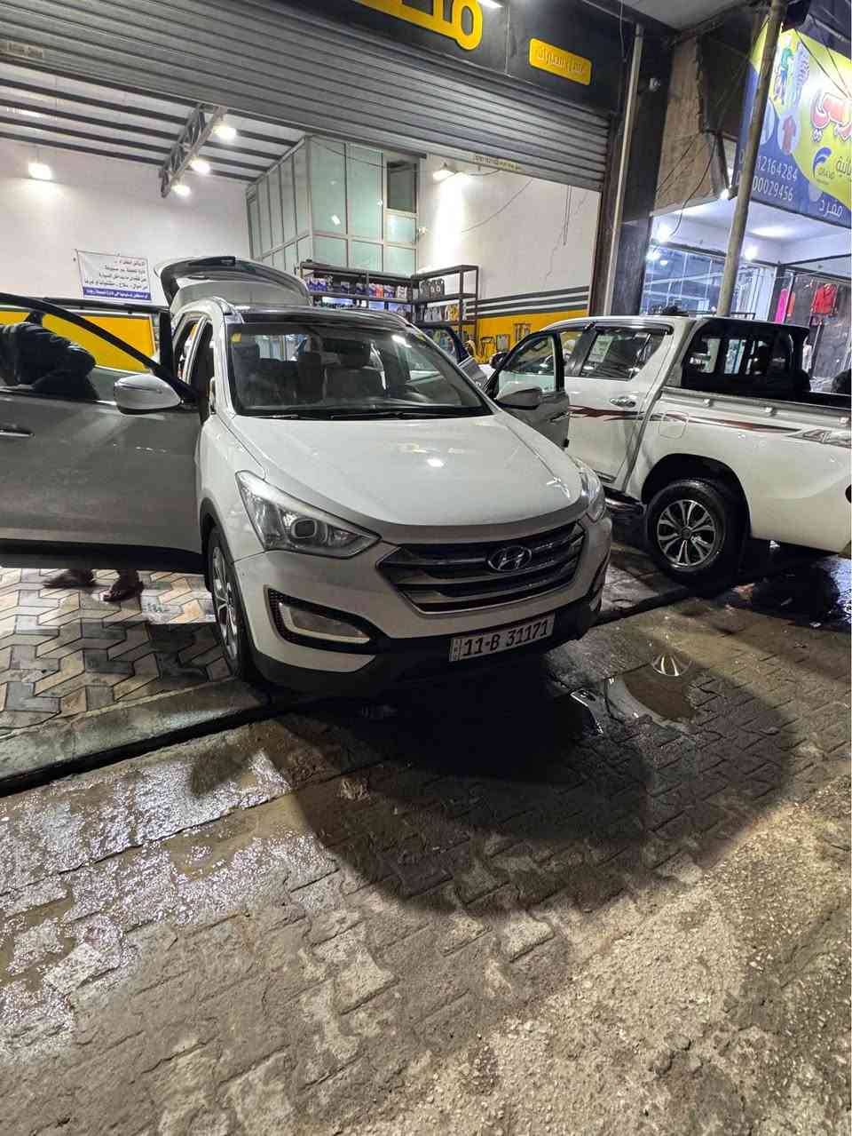 تحيه طيبه هونداي سنتافي 
موديل 2014رقم بغداد الجديد باسمي شرط تحويل ثاني يوم 
مواصفات السياره كشنات جلد كراسي كهربائي 
سبعه راكب بانورما كروس سرعه تحكم جهتين 
حساس خلفي سايد بريك دكمه فور ويل محركً سته سلندر 3300 المحرك والكير شرط ما مفتوحات السياره ماشيهً175 شرط الفحص 
ضرر السياره بارد ب الباب الخلفي جهه السايق وبيها شخط عل شكل ابره عل طول البابين جهه الصدر مكاني النجف للاستفسار *********** النجف, العراق
