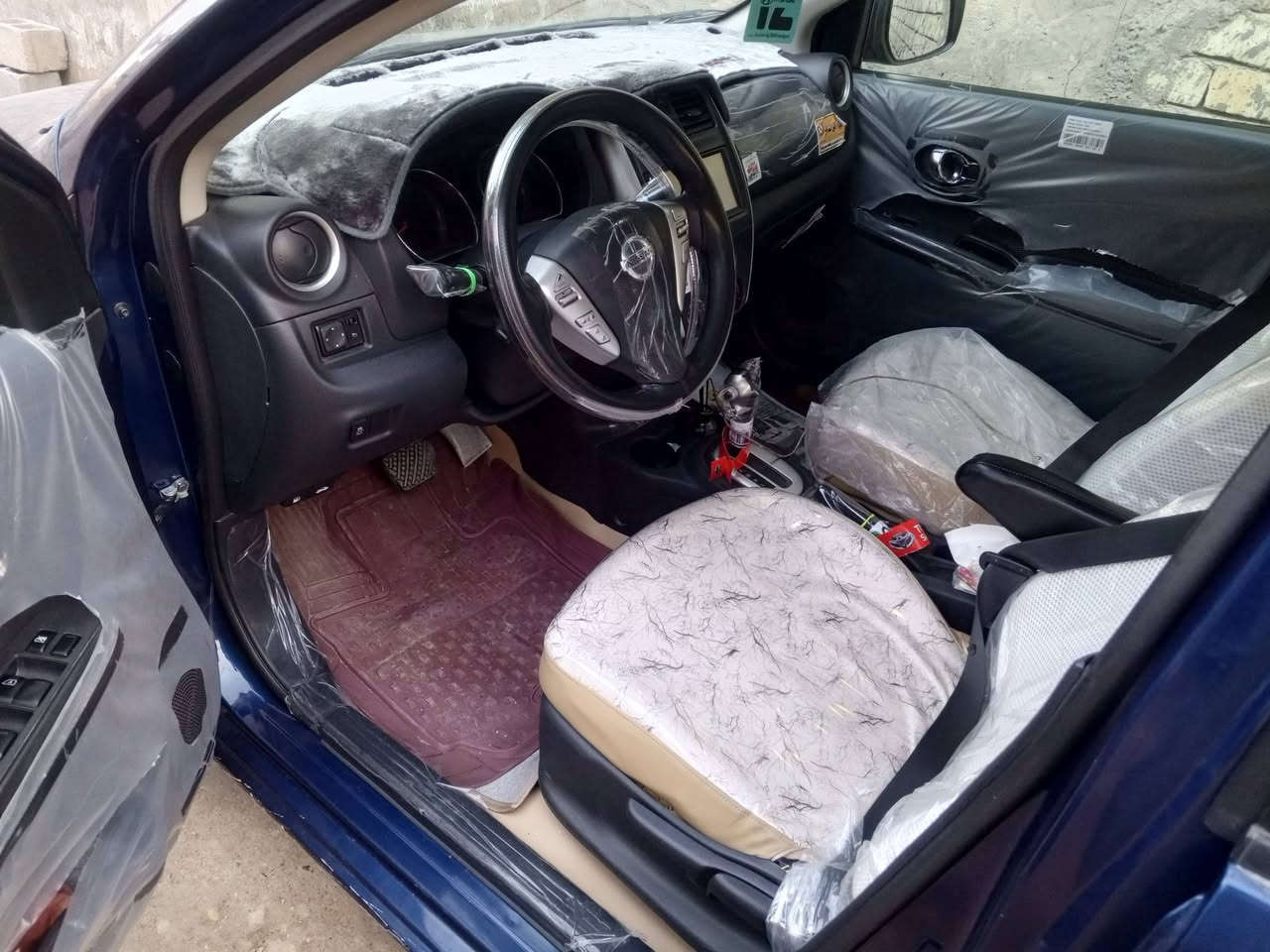 نيسان فيرسه 2019مريكي حادثه خلفي السياره اليبل واحد بجم كبس ماشيه 80 السياره كير مكينه مكفولات برغي مامفتوح بيه صدر امامي خلفي جديد تخم تاير هسه شاده ويل 15دوشمه عام من كشنات من رضيه من بيبان من تنته من صندوك تبريد ثلج تدفه وعليه دامه كامله من نوزلات وبلكات وفيت بم ومنضومت زينون صليه السياره مال جناي الله شاهد وبسمي رقم دولي جديد وهزه جديده السياره كامله على اخر حبايه السعر(90)وبيه مجال الشراي *********** مدينت الصدر
