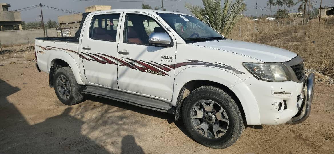 السلام عليكم
للبيع بيكم تيوتا هايلكس خليجي موديل 2014 فور ويل 4X4 كير أوتوماتيك رقم بغداد ماشيه 230الف حقيقي تخم تاير جديد مكفوله ماعدى ضربه باب البدي بسيطه السعر 217 مكان السيارة كربلاء
وهذه رقمي وبيه مجال للطيبين
***********
