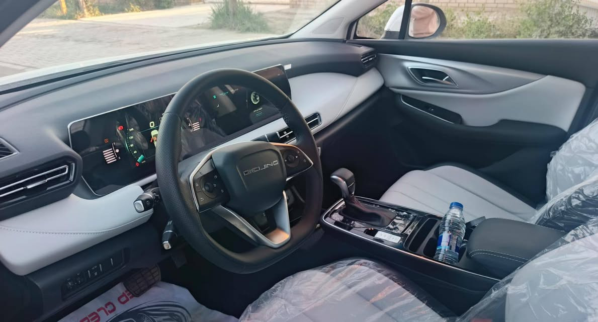 للبيع سياره بايك ((حره)) يو فايف بلص رقم فحص مؤقت   سياره زيرو
..BAIC U5 PLUS
 موديل .2026
حره 
مواصفات فول 
تعتبر من اقوى تجميع بالامتيازات اليابانية والصينية وعدهة تعاقد مع المارسيدس

ويل كب ١٧ 
طي المرأة الجانبي
انذار 
تحديد مسار
مثبت سرعة 
حساسات كامرات ٣٦٠ 
رؤيه محيطيه تنبيه مركبات جانبي
كشاف ضبابي 
مانع انزلاق 
كشنات جلد نابا الماني 
سستم صوت روعه اعتمادي 
تحكم كهربائي بكرسي السائق 
ارباك 
محرك  تنفس طبيعي ميتسوبوشي ياباني 
بدن الماني
كير ياباني
هند بريك كهربائي 
جام كهرباء 
مثبت سرعه 
تدفئه تبريد سياره 

سياره زيرو  
السعر 130وبي مجال بسيط للشراي 
***********
