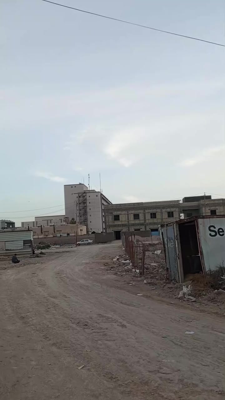 توجد قطعه ارض للبيع مساحه الف و300 زراعي مداور اسهم للاستفسار الاتصال على الرقم التالي ***********
