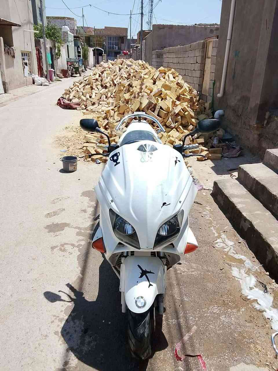 السلام عليكم فورزه للبيع  او مراوس بربعه كير دراجه جاهزه مكينه وشلعه وكهربائيات للستفسار الاتصال على ***********او ***********
