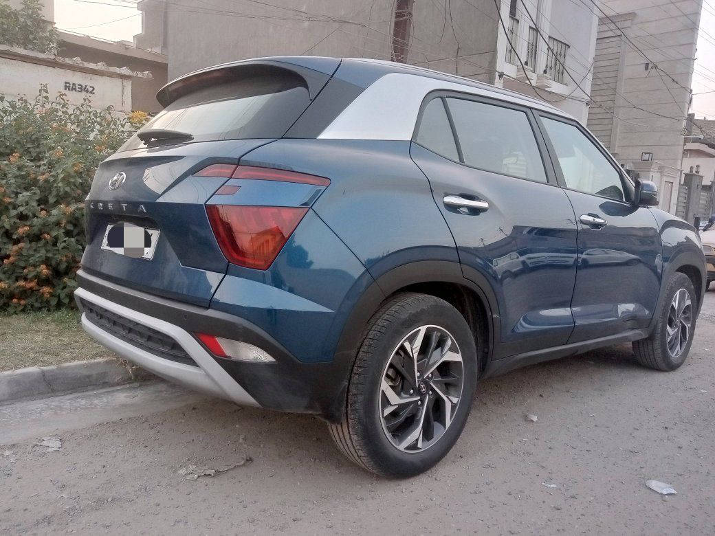 هونداي كريتا موديل 2023 
رقم بغداد الدولي
خليجي بدون اي صبغ او حادث 
المسافة المقطوعة 29 كم
داخل بيجي واسود 
فول مواصفات 
بانوراما 
بصمة ابواب
بصمة تشغيل
 تشغيل عن بعد 
مري جانبية قلاب مع ترحيب عند الاقتراب
عدادات ديجيتال
شاشة كبيره
تدعم اندرويد اوتو و كار أبل بلي 
كاميرا خلفية 
شاحن لا سلكي
حساسات خلفية 
اضواء led 
اوتو هولد 
هاندبريك دكمة
كير 8 نمر نوع IVT
تحكمات ستيرن جهتين
شفتات ستيرن 
منافذ USB 
منفذ شحن 
تبريد قطعتين
اشاير بالمري الجانبية
 بصمة عدد 2
السعر 163 $
*********** إتصال أو واتساب
