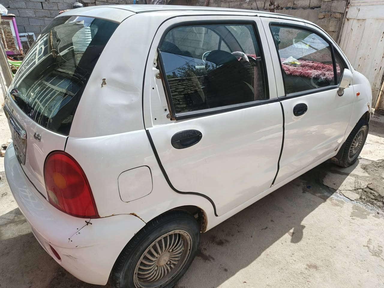 السلام عليكم سياره كيو كيو 2013 كير عادي  معمره خياس بسيط السياره حلوه ونظيفه السعر 27 وبيهه مجال ***********
