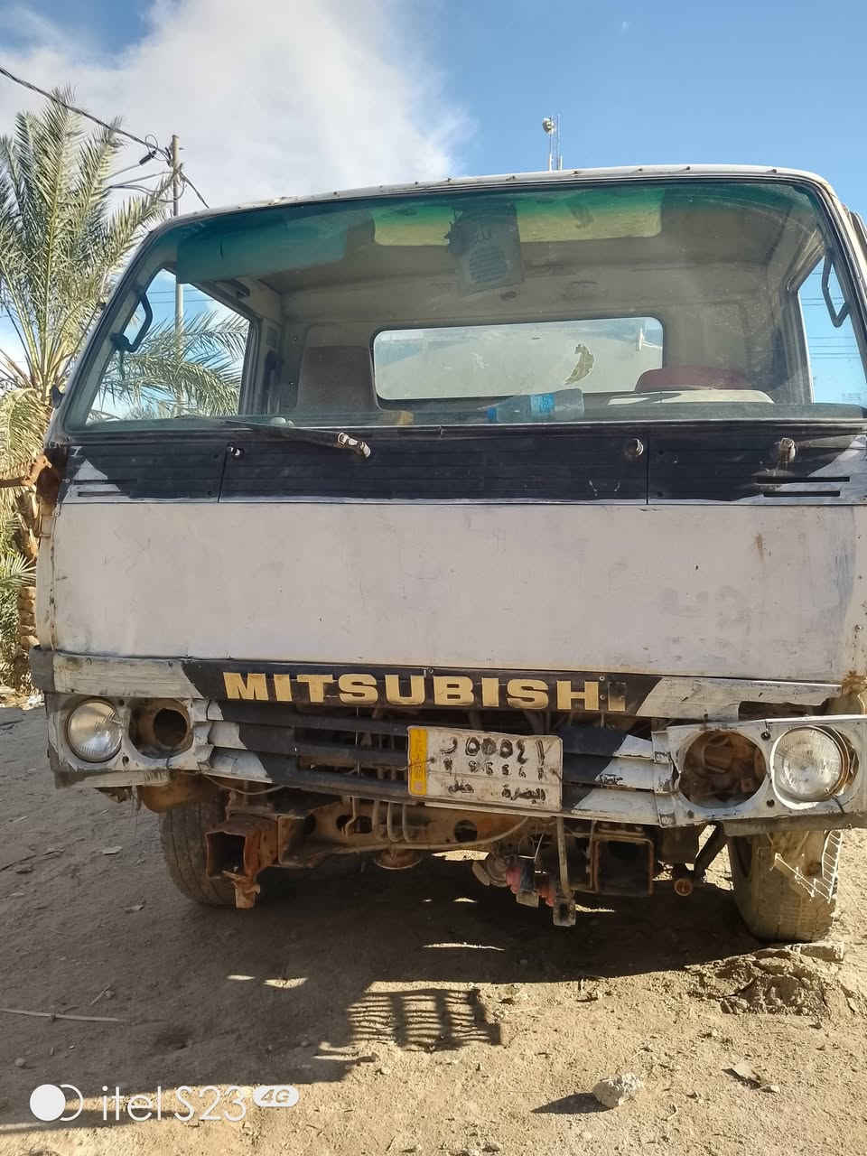 سلام عليكم من رخصت اصحاب الكروب عندي تنكرللبيع نوعيته كنترمستوبيشي مسجل بسنويه برادحموله 7طن تانكي مغلن بيع مستعجل مكان البصره كرمت علي ***********سعر50وبي مجال
