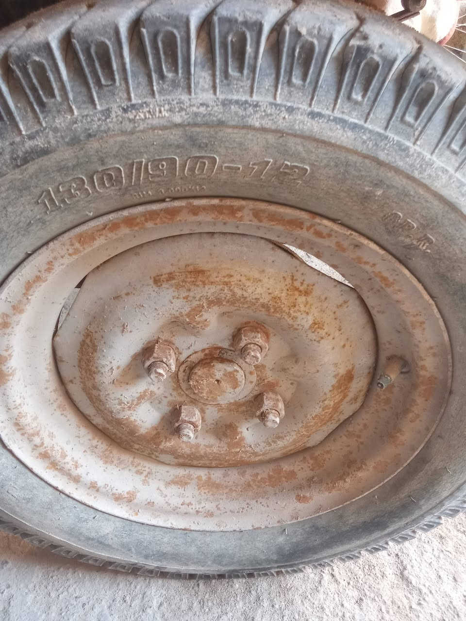 ستوته ام تي ار محرك جديد برغي مامفتوح شاصي نضيف بدي نضيف كهربائية كله تشتغل لايت هورن سلف هندر شغاله مابيه اي نقص رقم اسود وكاله بيه راعيها موجود كلشي ماتخسر عليها كلشي جديد *********** مكاني أبو الخصيب حي العسكري سعر 800 وبيه مجال قليل
