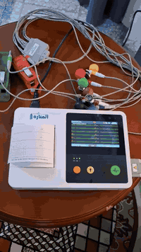 جهاز تخطيط قلب ECG شركة المنارة موديل E10 مستعمل نظيف جدا" اخو الجديد ...