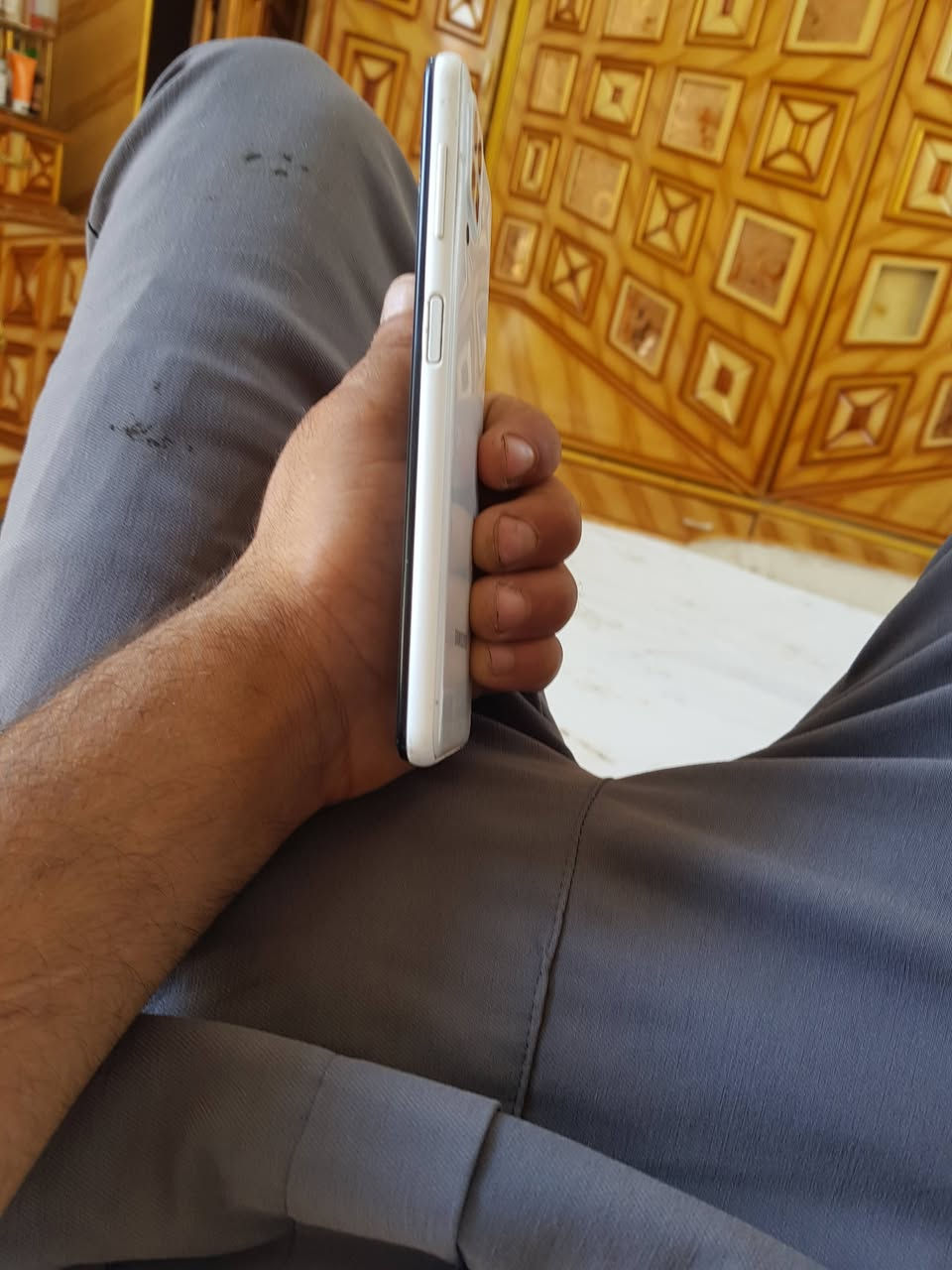 اي 22 ذاكره 128 مبدل شاشه عاديه بس حلوه السعر 50 قفل بدون عمله المكان بغداد العماري ***********
