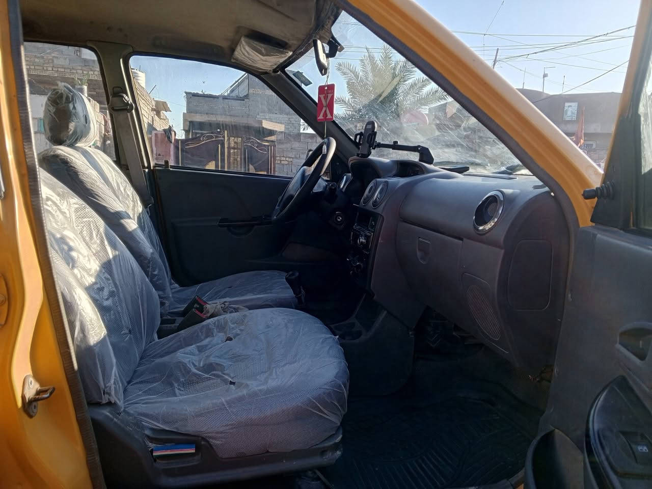 سلام عليكم سايبه موديل 13 سياره جاهزه مكينه كير مكفولات صدر قبل يومين بدلته كله تخم تاير جديد حولتها قبل شهر يعني مصفره من كلشي رقم بغداد نهايه حي اور شرط التحويل شواصي مكفولات سياره كلش حلوه مكان السياره بغداد حي اور السعر 34وبيها مجال حك الجيه الرقم ***********
