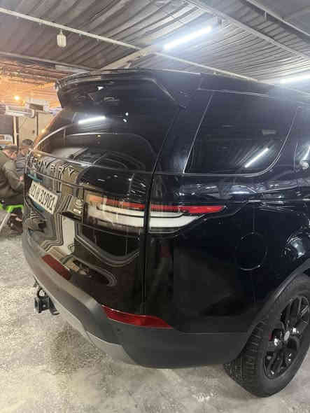 لاند لوفر ديسكفري موديل 2020 لون اسود مرقم سليمانيه فول مواصفات دبل بانوراما 6 سلندر ماشيه 80 الف بيها مكانين بارد بالبنيد وبالجاملغ الامامي وموجود رقم الشاصي  بالصور مسيرفسه وجاهزه وبدون اي نقص السعر25000$ موجوده في بغداد للاتصال ***********
