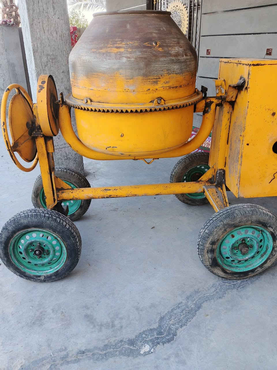 سلام عليكم للبيع خباطه يطاليه نضيفه السعر 17 ورقه مكان الخباطه الشعله جسر ماجد رقم الهاتف بي واتساب ***********
