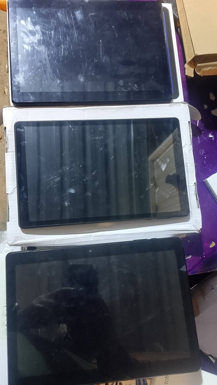 يا الله 3 ايبادات  بدون ملحقات اثنين ذاكره 64 واحد ذاكره 32 شغالات اليفيدنه ينطي سعر وبالعافيه


**إذا كنت صاحب هذا الإعلان وتريد حذفه لأي سبب، رجاءا أرسل رسالة إلى الدعم الفني**