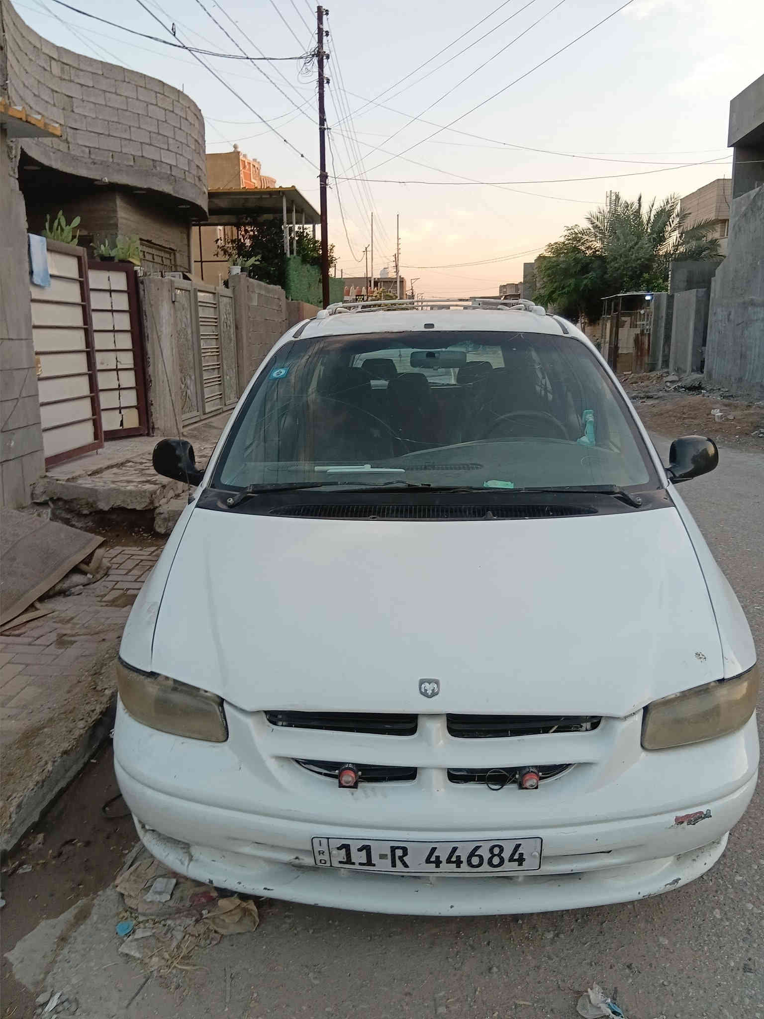 دوج كرفان
موديل 1998
السعر 40 اوبي مجال 
رقم ***********
