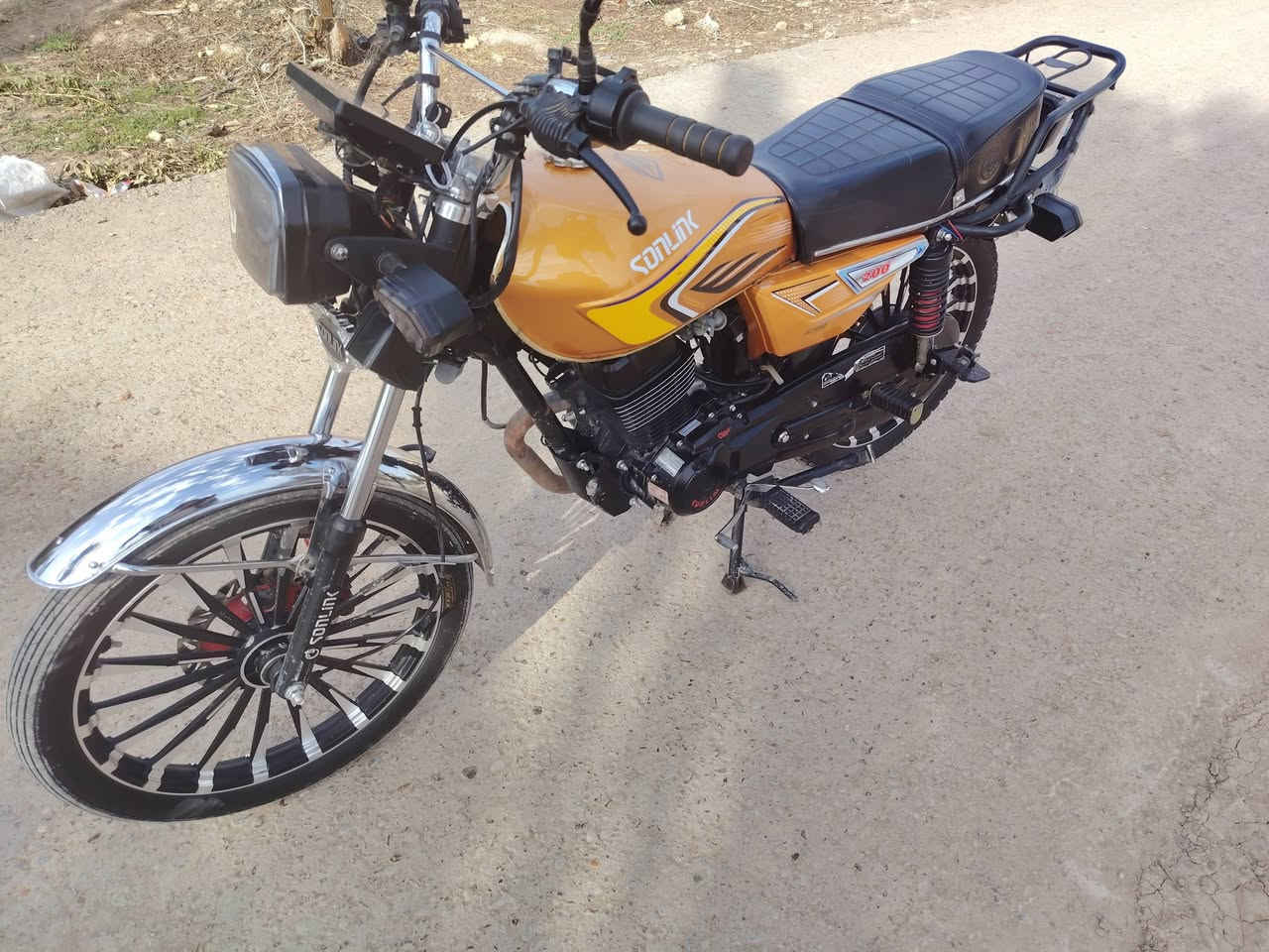 للبيع دراجة سيفان موديل ٢٥ دراجه جديدة مابيه اي نقص محرك ضاغطه وزنجيل حجم 200 مكفولة من كلشي كهربائيات كله فول اوراق كارتونيه ومنفيس فقط بدون كمرك مكان بغداد المدائن سلمان باك سعر ٨٧٥ وبيه مجال قليل للاستفسار *********** واتساب الموشراي لايتصل ولا يعلق لحد يكسر بحلال العالم
