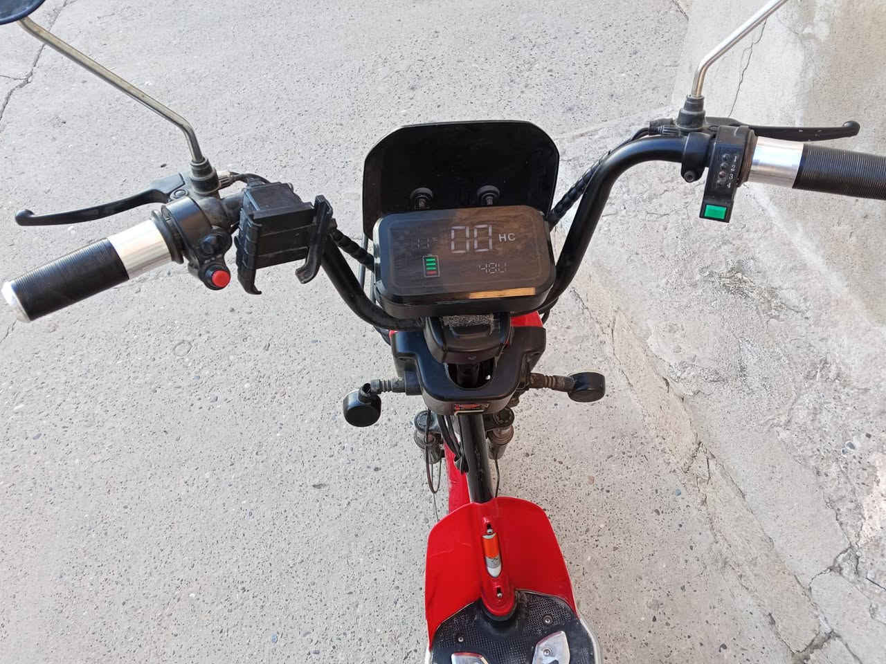 شحن رامبو للبيع حجم 20 بطاريات جدد شرط كلشي مابيه واستعماله خفيف كهربائيته كلها شغاله السرعه 50 السعر 275 مكاني كراج الشمال رقمي *********** بي واتساب
