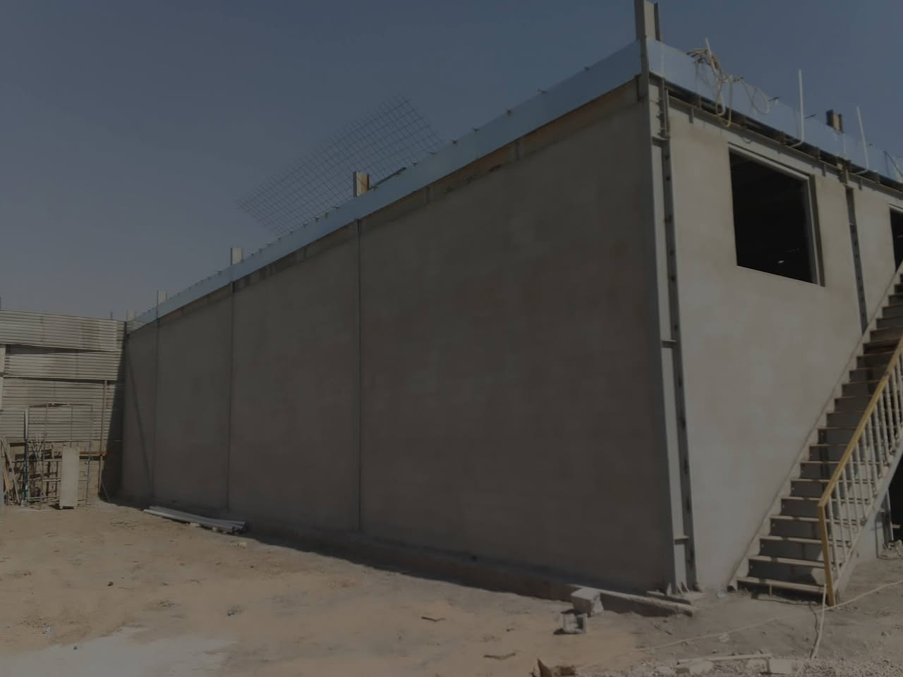 تحية طيبة انهاء اعمال البياض واللبخ بوقت قياسي6ايام لجملونان  22×8 للواحد ارتفاع 5م كادر ابو سلام دقة في العمل وسرعة ***********
