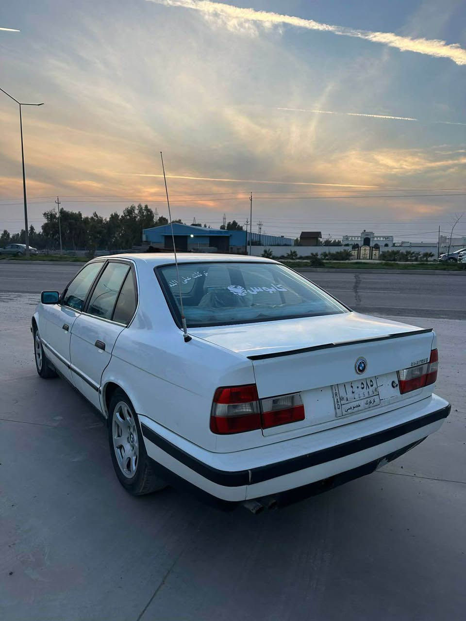 السلام وعلیكم
Bmw 1991 525i
مكینه‌ كبس گیر و مكینه‌ شرط
گیر اوتوماتیك
تبرید و تدفیه‌ شرط
تاخم دبلات بشرط
بطاریه‌ جدید
طایر ویاله‌ جدید
كهربائیات كامل شغال
سیاره‌ نظیف و بشرط
كوبون بنزین موجود 
سنویه‌ منتهي شرط تحویل
سیاره‌ صبغ عام جمالیه‌
سعر 53 وبي مجال للشراي
مكان كركوك شراي خابر و تدلل
*********** كركوك, العراق
