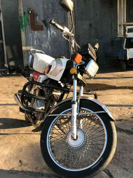 السلام عليكم دراجه للبيع تايكر اربعة كير سعر 350 وبيه مجال مكاني شهداء البياع ***********
