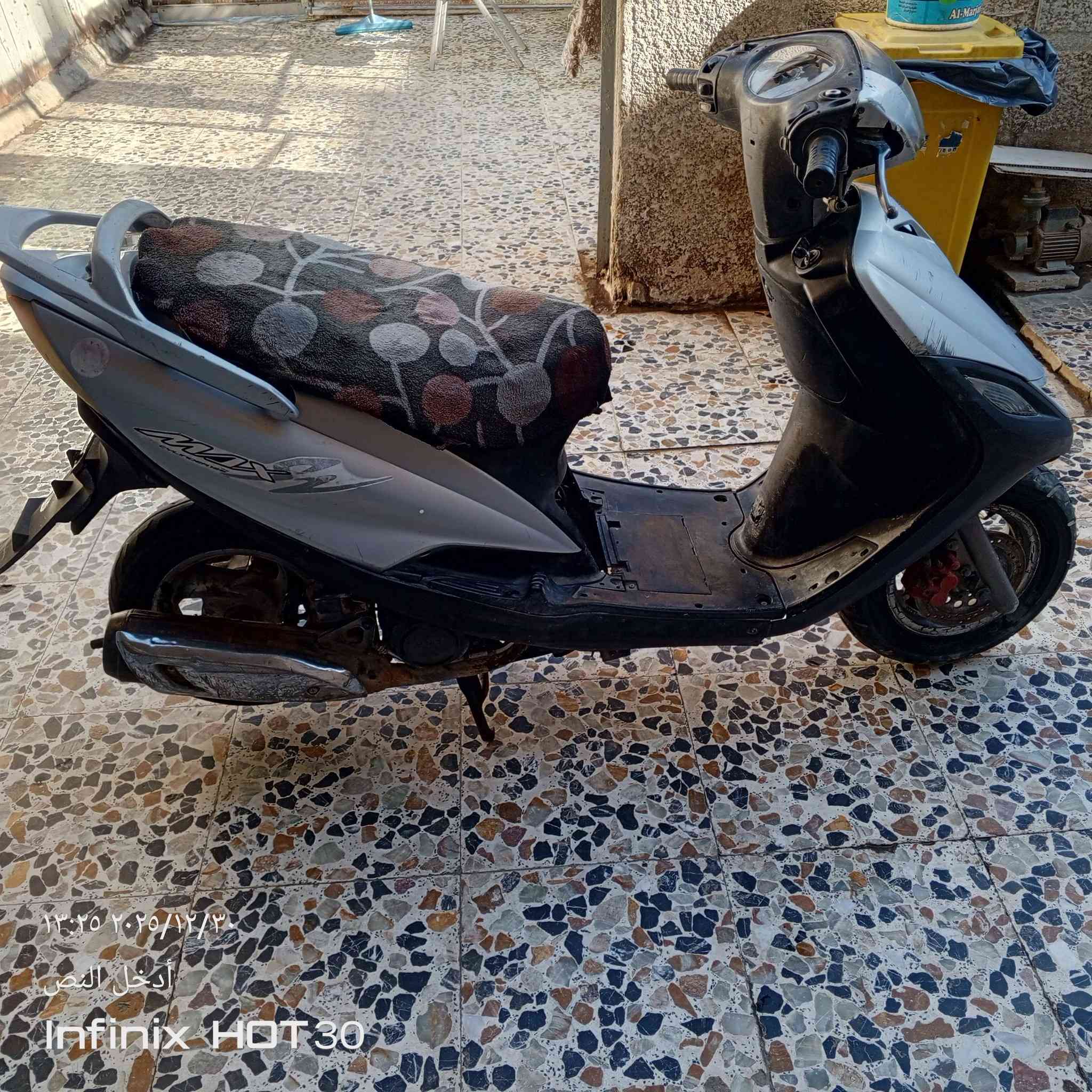 السلام عليكم دراجه ماكس 140شغاله كهربائيات شغاله نقص باتري واير بريك خلفي ابيع كوم حديد سعره 200وبيه مجال مكاني الشعب رقمي ***********
