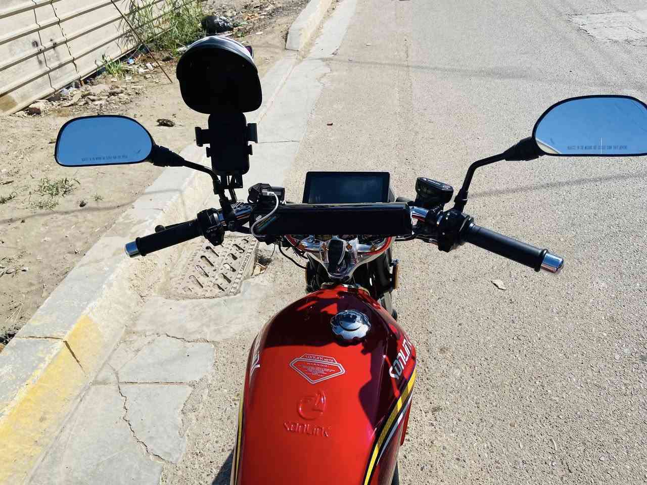 السلام عليكم دراجه سونك ضاغطه وزنجيل مكينه 200cc
الدراجه مديل 25 الدراجه خير من الله كبل للشارع أي نقص مابيها وياها سماعه وشاحنه أوراق موجوده سعرها 850وبيها مجال قليل حك الجيه مكاني بغداد المدائن الورديه ***********
