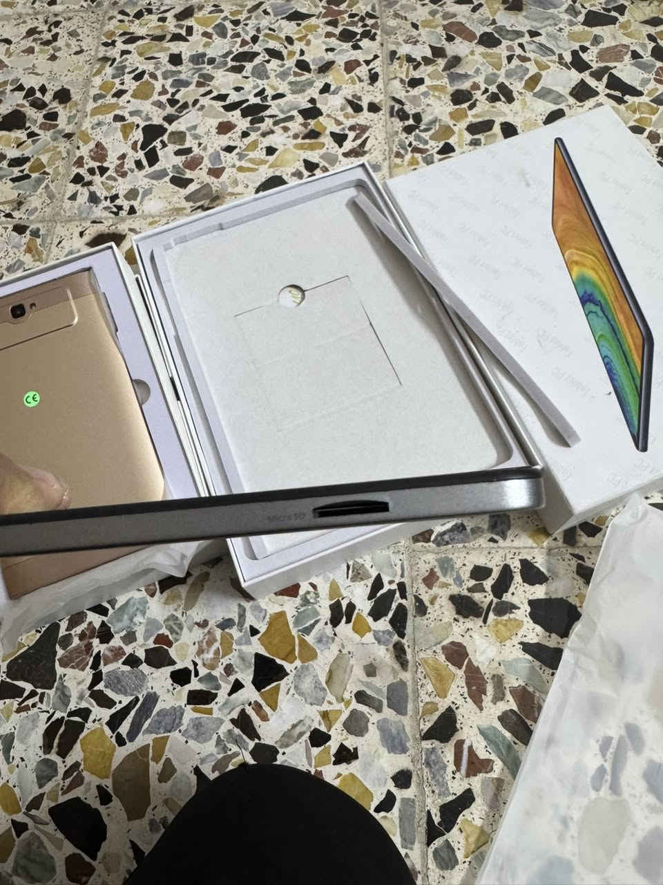 يا لطيف
تاب قطعتين واحد صغير والثاني كبير شحن كلكسي ثنيهن جدد لوك بس شغلنهن وطفينه أبيعهن فحم فحم فحم مع العلم شغالات ثنيهن وجدد لوك بيع القطعتين ب ٦٠ الف قفل وما اعرف عليهن اي شي لا ذاكره شكد ولا غير شي


**إذا كنت صاحب هذا الإعلان وتريد حذفه لأي سبب، رجاءا أرسل رسالة إلى الدعم الفني**