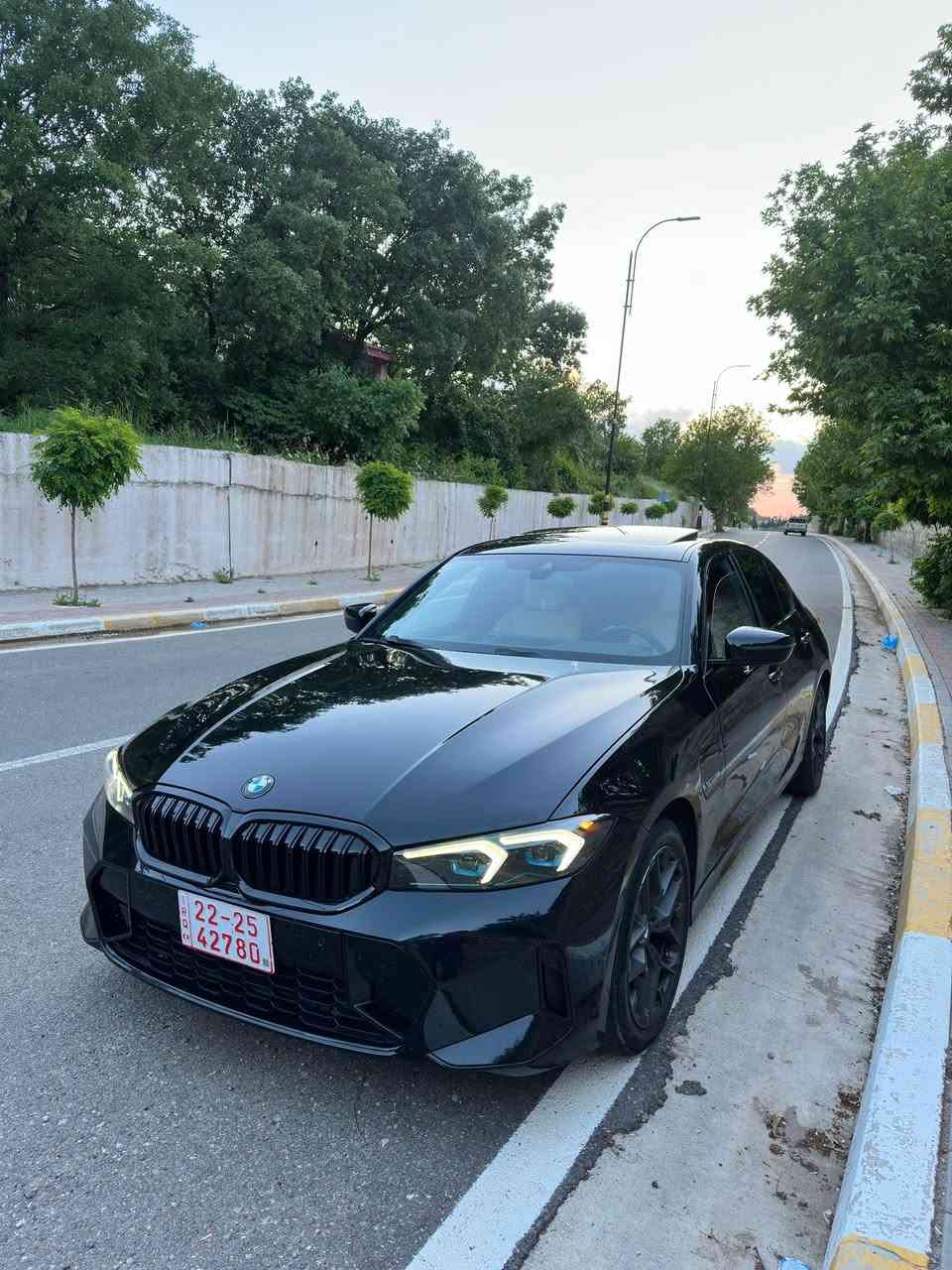 سعر فقط 240$

بي ام دبليو BMW 330e 
موديل 2023 
العداد / ماشية 30الف فقط
فول مواصفات
 حجم محرك 4 سلندر توين توربو
هايبريد
تشغيل عن بعد
 فتحه سلايد روف
مري شفط مع اشاير بالمري
 مرايه جانبيه والوسط نوع Auto Dim
لون اسود
داغل بيجي
 4 ابواب بصمه
ماوس للتحكم
 كشنات اماميه كهرباء هيتر
كاميرا خلفي
 حساسات خلفي و امامي 360 درجة
كشنات جلد
 لايتات عدسة زينون
بك لايت ليد
 داخل 12 لون
حساس مطر اتوماتيك
 رادار مرايا امامي و خلفي
تبريد قطعتين
 مرايا كهربائية
هاند بريك كهربائي Auto hold
 لايت عدسه متحرك مع الستيرن
رادار امامي وخلفي وجانبي ومانع اصطدام توقف ذاتي ، نظام القيادة الذاتية ACC، نظام منع الخروج عن المسار LKA
 نظام النقطة العمياء BSA
Electrec نظام
ECO pro نظام
Sport نظام
sport xtrabost نظام

الضرر ثلاث قطع و نص صبغ  ايرباك ستيرن فقط مرجع 
شركة بشرط الفحص    

مكان السياره -دهوك
***********
