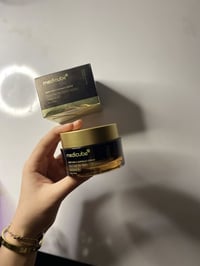 منتجات بشرة • تواصل خاص