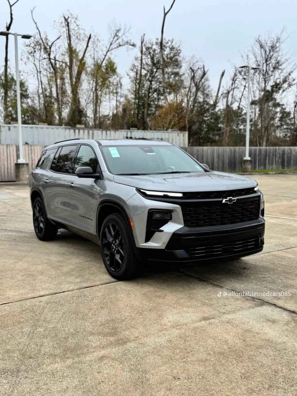 شوفرليت ترافرس R/s 2024
مرقم بغداد شهداء كاملة 
مواصفات 
محرك ..2.5 لتر، 4 أسطوانات، توربو 8A
328 حصان
7راكب 
مواصفات معروفة ..
مقعد الصف الثالث
نظام تثبيت السرعة التكيفي
أبل كار بلاي
كاميرا محيطية 
مراقبة النقطة العمياء
بلوتوث
مقاعد مُدفأة
الدخول بدون مفتاح
مقاعد جلدية
باب خلفي كهربائي
مقاعد كهربائية
مساحات استشعار المطر
مكيف خلفي
بدء التشغيل عن بعد
جاهز للراديو عبر الأقمار الصناعية
فتحة السقف /
حزمة السحب
ميزة نظام الصوت Bose Premium المكون من 12 مكبر صوت
نظام ملاحه 
نقطة اتصال واي فاي وهواي مواصفات 
 سياره جاهزه من كل نواحي مكان سياره بغداد 
رقم هاتف *********** 
سعر 3 شدات 30قفل قفل
