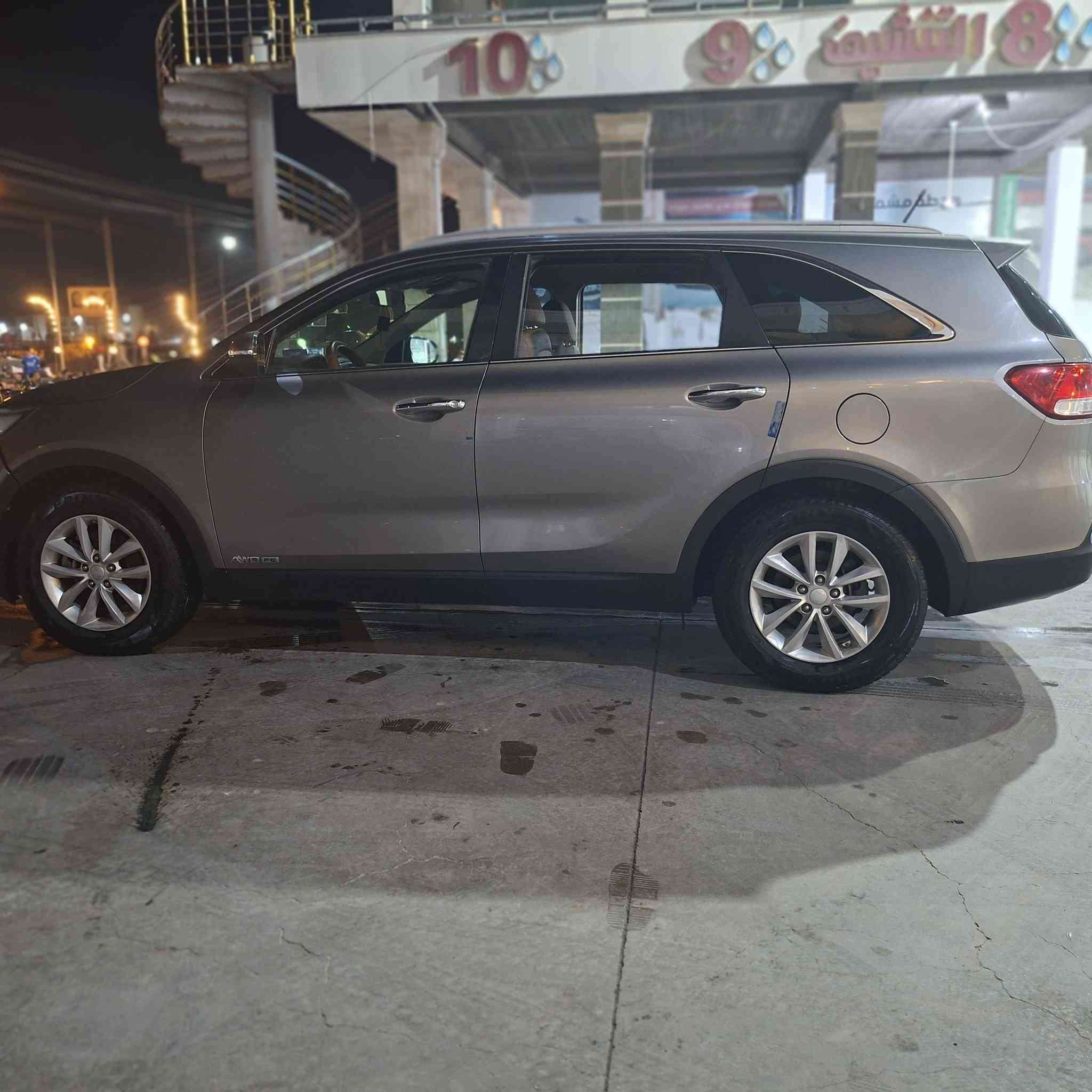 سورنتو 2019 بغداد مشروع وطني
مكانه بصره الهارثه  و راعيه بصره بالزبير
بيه بنيد وچاملغ بدون دواخل . بيه معجون بالچاملغ الخلفي 
6 سلندر 7راكب كشنات جلد مواصفات عاديه
ماشيه 100 سعره 175 وبيه مجال
رقم ***********
