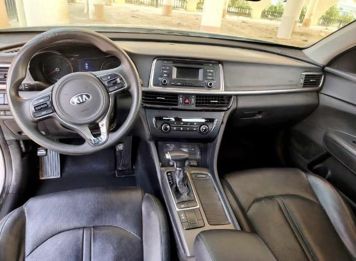 السلام عليكم للبيع كيا اوبتما 
موديل 2017 السياره جاهزه من كلشي 
السياره جديده
تبريد تتفئء تخم تاير جديد حداديه 
السياره بيها كصه فقط جنطه 
السعر 65 وبيها مجال قلبل 
عنوان السياره بصره 
رقمي ***********
