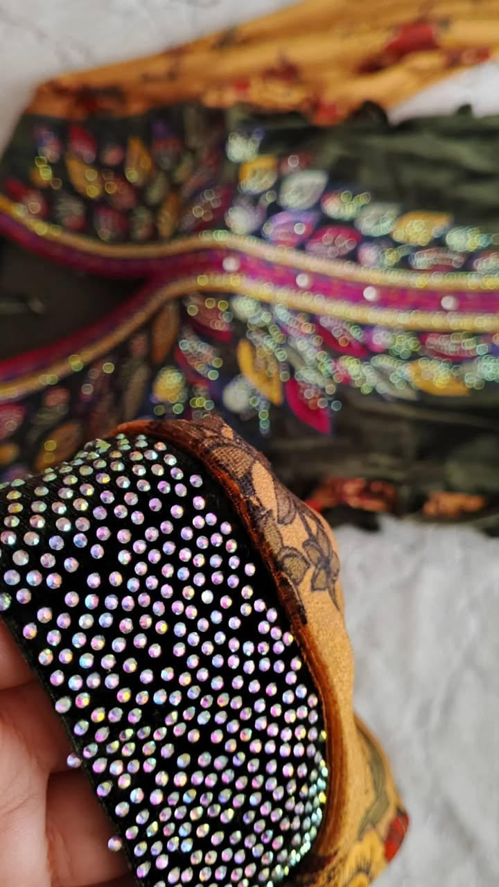 #بنقشة_جديدة  من ماركة #زيرفان ✅ 

القياسات / L XL XXL 
للحجز والاستفسار 👇
.
https://www.facebook.com/share/15zh8erwHk/
. 

https://www.instagram.com/lolo6o6o/profilecard/?igsh=N205ZWh6NHpkeG5m
....
واتساب
***********
https://wa.me/message/YV4DYXFAJOXTK1#ملك_ستور
#ملابس_نسائية
#كرسمس_اعياد_الميلاد🎁🎄❄️☃️
