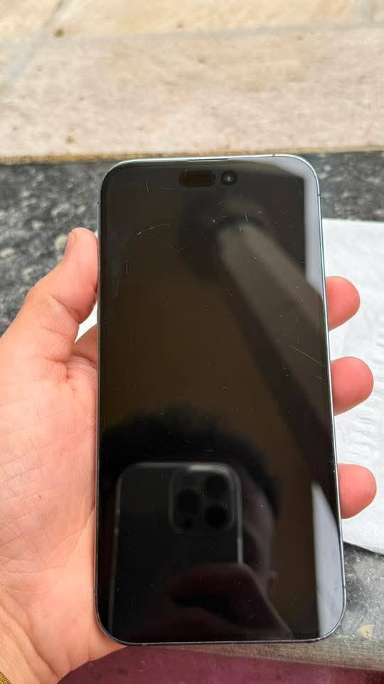 ايفون 14 برو ماكس
iPhone 14 pro max 

نموذج M J/A

256 gb  ذاكرة 

بطارية 91 

جهاز بيه كم شخط بالشاشة ومبينة بالصور 

ووتر بروف حصر هوا شرط ما مفتوح 

ما بيه اي خلل شرط الفحص 

تك سيم

مكان موصل ايسر

سعر مناسب مستعجل 

*********** واتساب موجود

#14promax
#iPhone
#mousl
