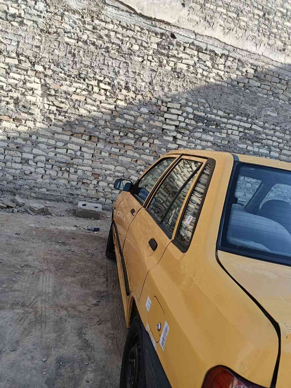 سلام عليكم سايبه موديل ١٢تحويل مباشر كير مكينه مكفولات تخم تاير جديد دوشمه جديده صدر امامي خلفي جديد شواصيها حلوه كشرها كبال عينك مصفره هيئه غرامات عليها 600الف تريد اصفرلك تريد تكطع من سعرها رايده ب21مكاني بغداد المدائن***********
