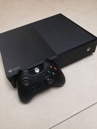 اكس بوكس ون • ٥٠٠ جيجا • جويستك