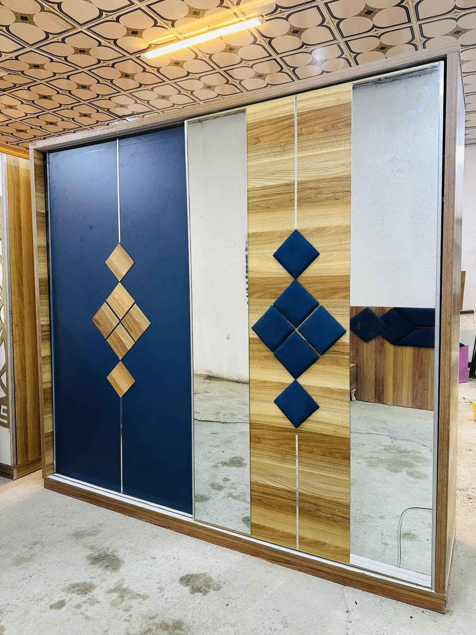 غرفه تركي خمس قطع نضيفه سعر 400قفل مع شد نقل دخل بغداد مجاني و المحافظات بكروه حجز واتساب فقط .***********
