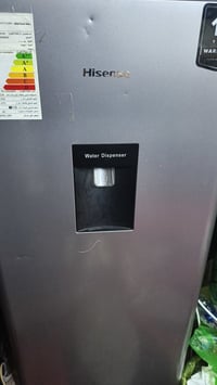 ثلاجة ١٠ قدم • استعمال قليل • بغداد