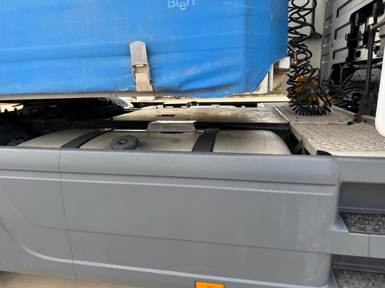 يالله
سلام عليكم 

سياره للبيع موديل 2012

سنويه وهزه جديده 

حجم 1844

رقم سليمانيه

مواصفات 

كامره وحساس

ريتايدر 5طكات 

ويل كروم دبل تانكي كاز 

هورنات بلادي تخم تاير راس وعربانه 

جادر مسرح 

دناكير مارسدس 2 دنكير رفاع بلادي 

عنوان السياره كركوك ***********
