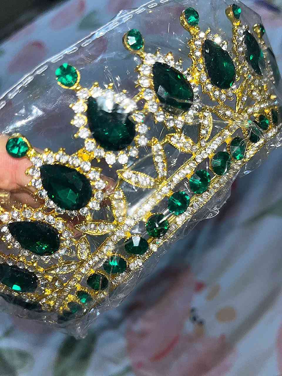 للبيع داخل كربلاء 👰✨
حذاء عرس ملبوس مرة وحدة فقط (نظيف جداً كأنه جديد)
وتاج عروس مرصع بكريستال أخضر ✨ (جديد بالكارتون)

الاثنين بحالة ممتازة وسعر مناسب 💚
اللي مهتمة تراسلني خاص انطيه سعر  📩


**إذا كنت صاحب هذا الإعلان وتريد حذفه لأي سبب، رجاءا أرسل رسالة إلى الدعم الفني**