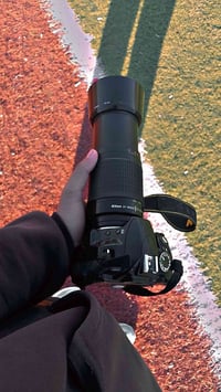 كامرا نيكون 3100 • نضافة 90% • استعمال 15 يوم