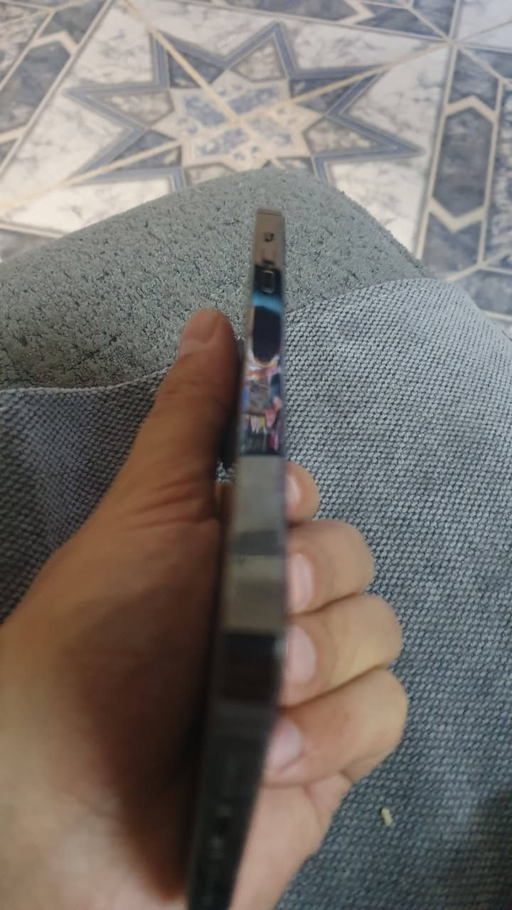 ٢٥٦ 12 pro max
متبين اي ملاحظات
محافظ عليه اول مرة اشيل الكفر مالته
بطارية ٧٨% 
سعره ٣٠٠الف فقط
كامل ملحقات 
مكاني بغداد حي الخضراء
***********
